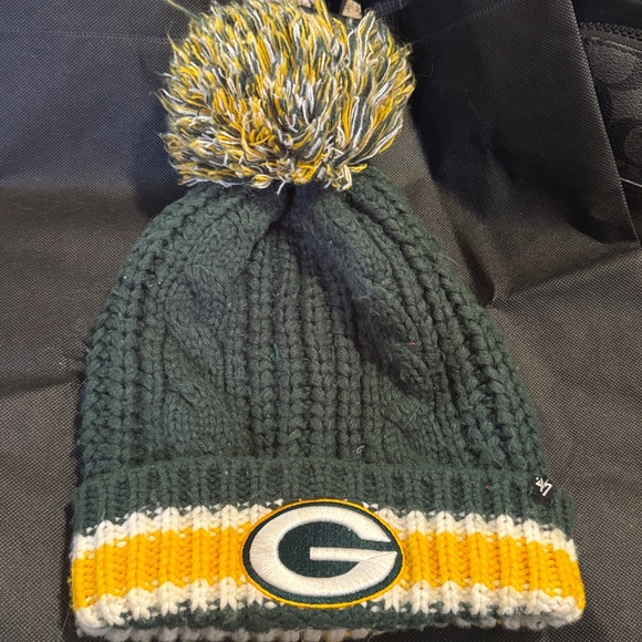 Stunning!! Green Bay Packers - Dark Green Sorority Cuff Knit, 47 Brand - Picture 4 of 12